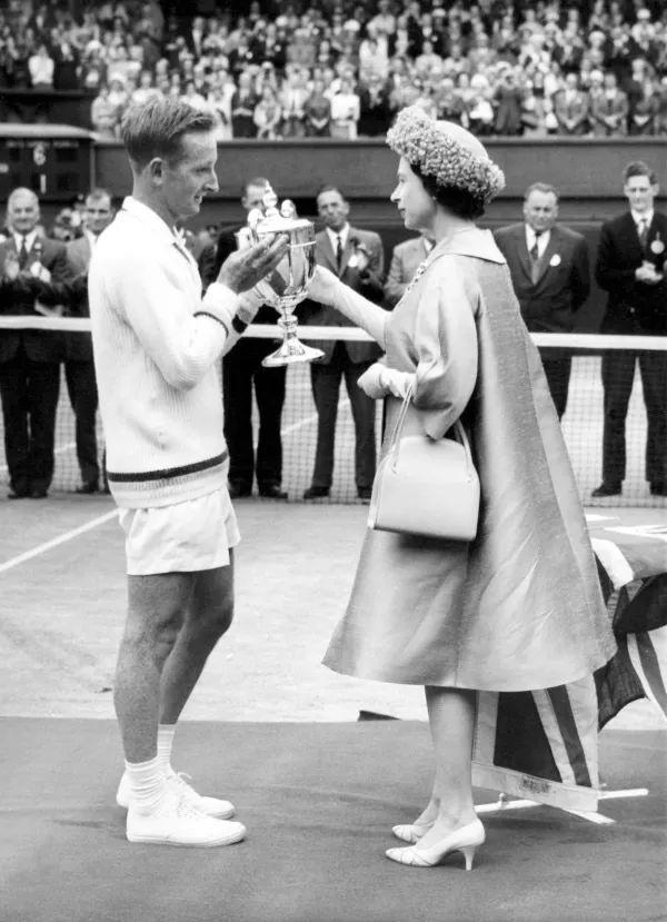 对莱万多夫 对莱万多夫