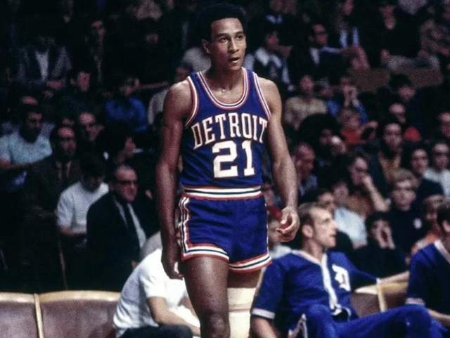 据反映了他 据反映了他