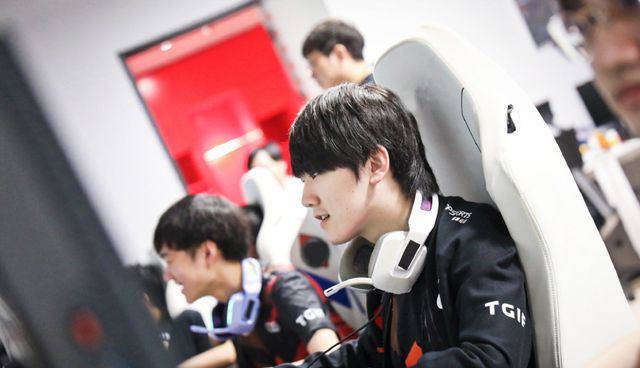 教练都在思 教练都在思