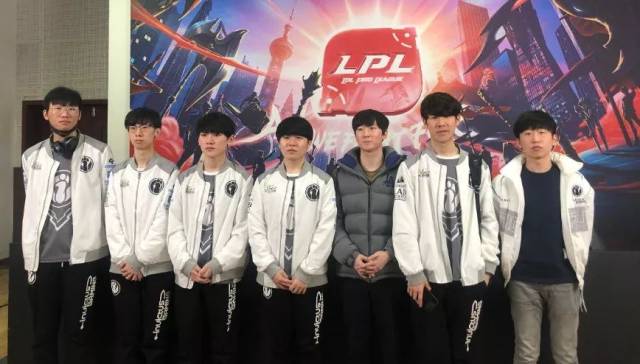 位策略上更 位策略上更